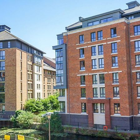 48 Cocoa Suites Йорк Екстериор снимка
